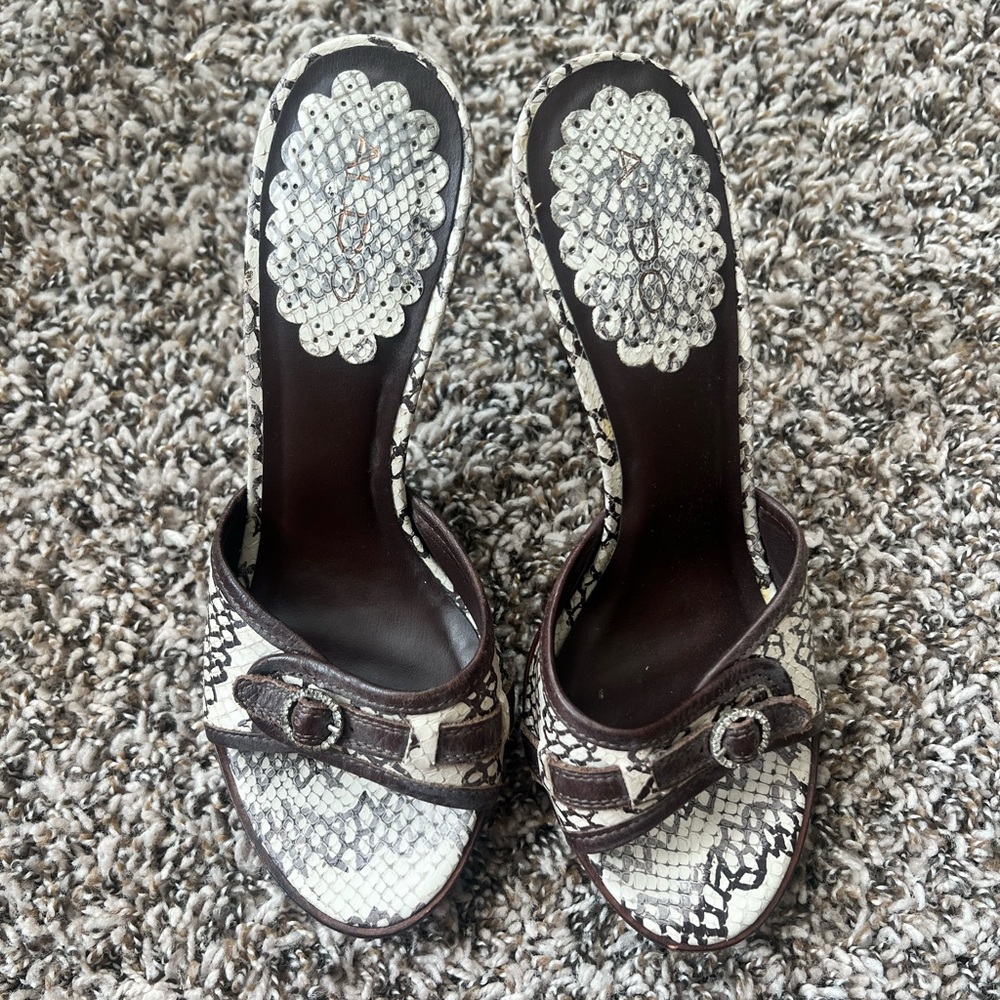 Women’s Brown & White Snake-Print Slide Sandals